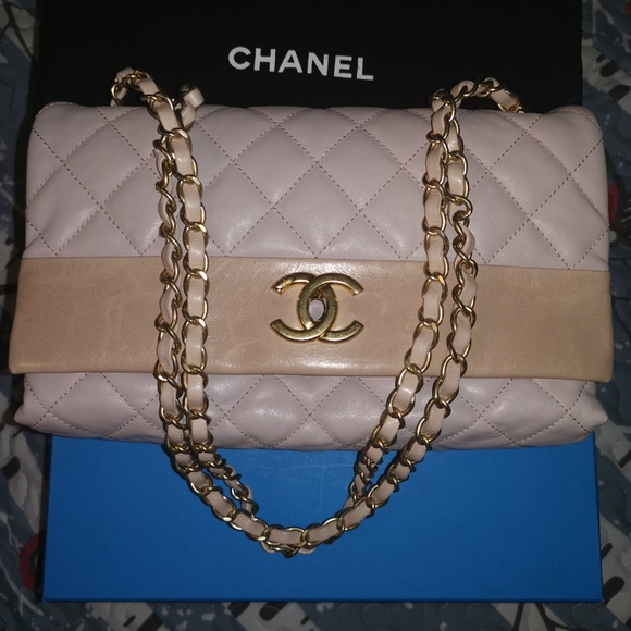 Chanel single flap (seasonal) - Picture 1 of 9